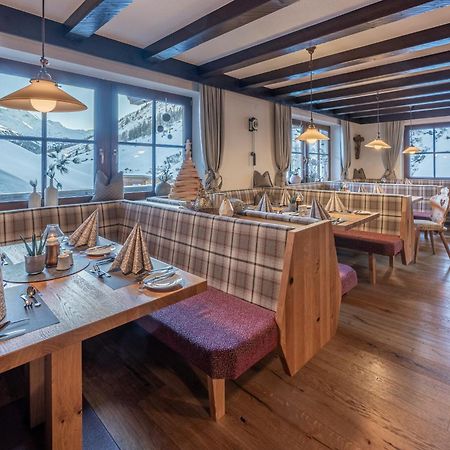 Burghotel Alpengluehn Обергургль Екстер'єр фото