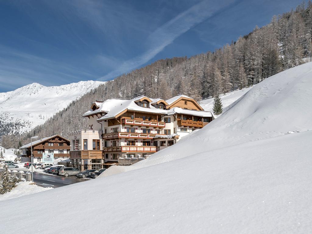 Burghotel Alpengluehn Обергургль Екстер'єр фото