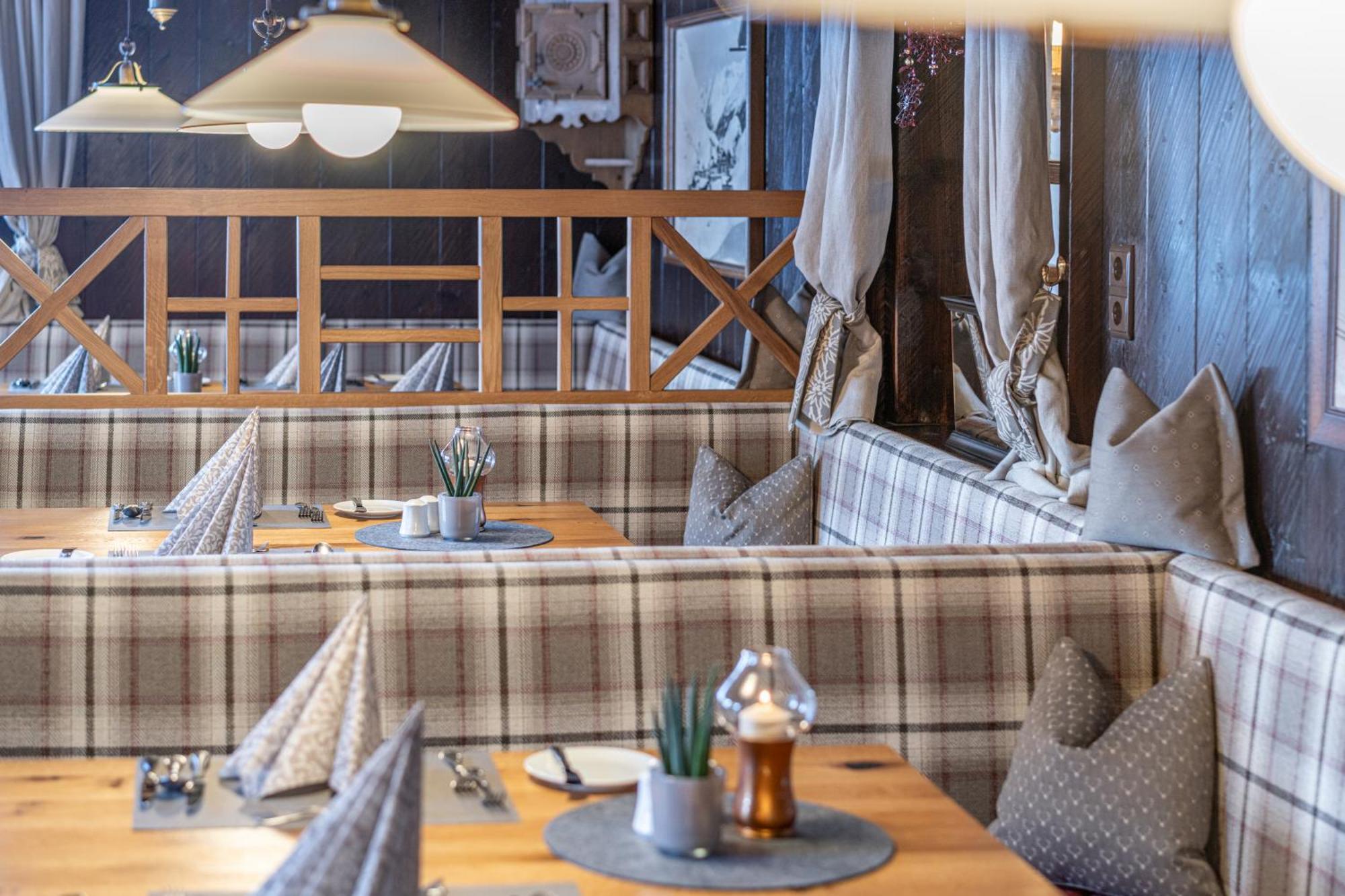 Burghotel Alpengluehn Обергургль Екстер'єр фото